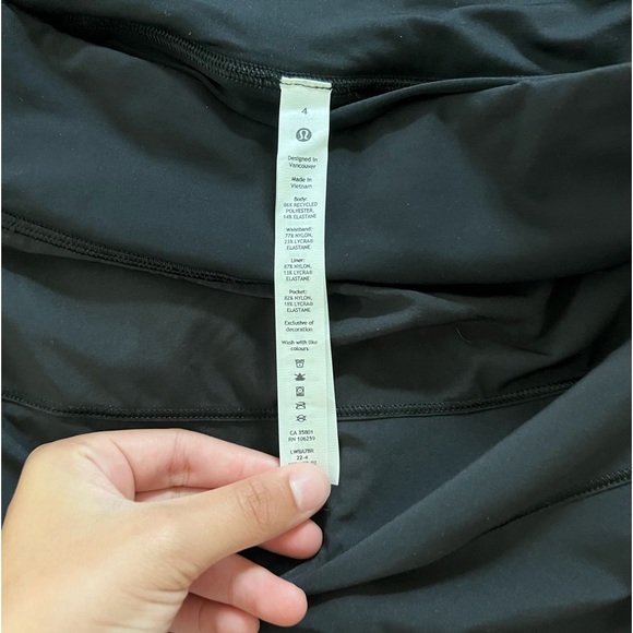 Lululemon skirt - Picture 1 of 3